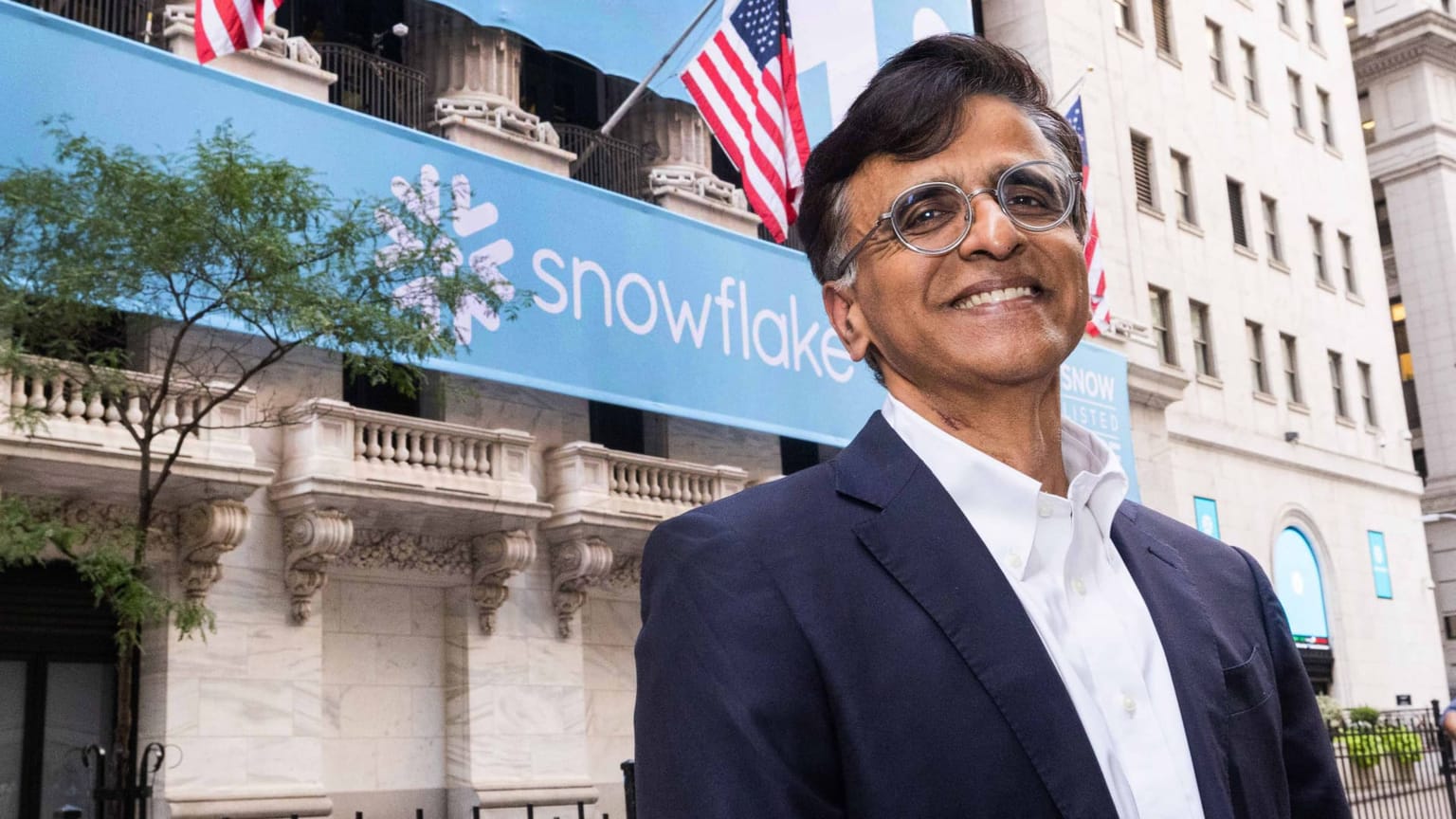 Snowflake corporate signage illustrating the May 28 2026 ThriveInMarkets morning analysis as the data cloud company's shares jumped as much as 36 percent in extended trading after announcing a 6 billion dollar commitment to Amazon Web Services over five years alongside a strong fiscal Q1 earnings beat with revenue of 1.39 billion dollars up 33 percent year over year against 1.32 billion consensus and adjusted EPS of 0.39 dollars against 0.32 consensus and Q2 product revenue guidance of 1.415 to 1.420 billion dollars driving the largest single-day extended hours move in the cloud software complex this earnings season as the company expands use of Amazon Graviton chips and cloud-based GPUs for AI workloads