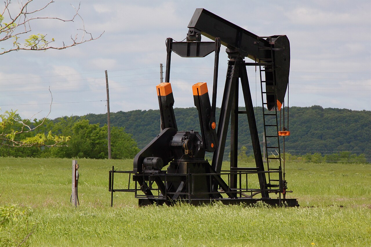 A pumpjack at the Glenn Pool oil field in Oklahoma, weekend recap for Oct 25 2026